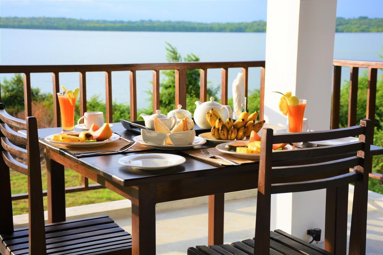 Ashansa Lagoon Resort Tangalle Exterior foto